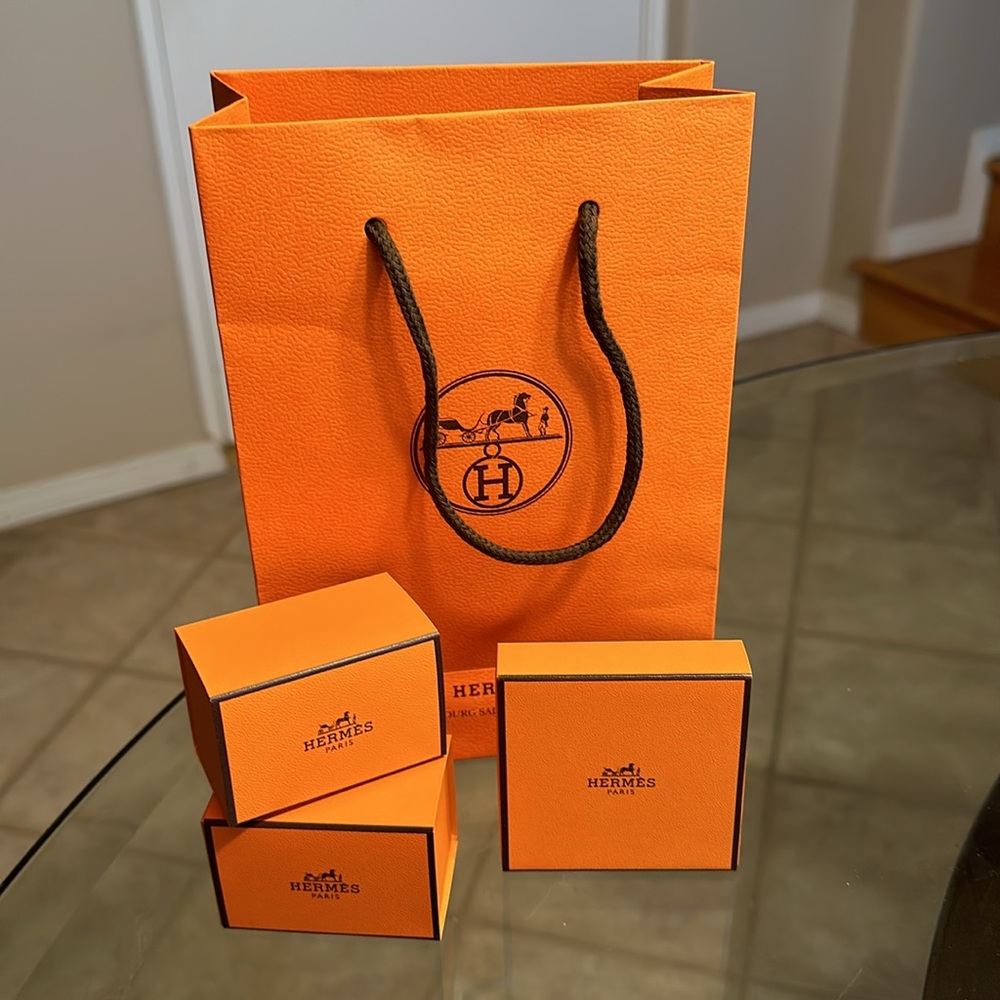 COPY - A set of Hermes small decorative boxes with small shopping bag